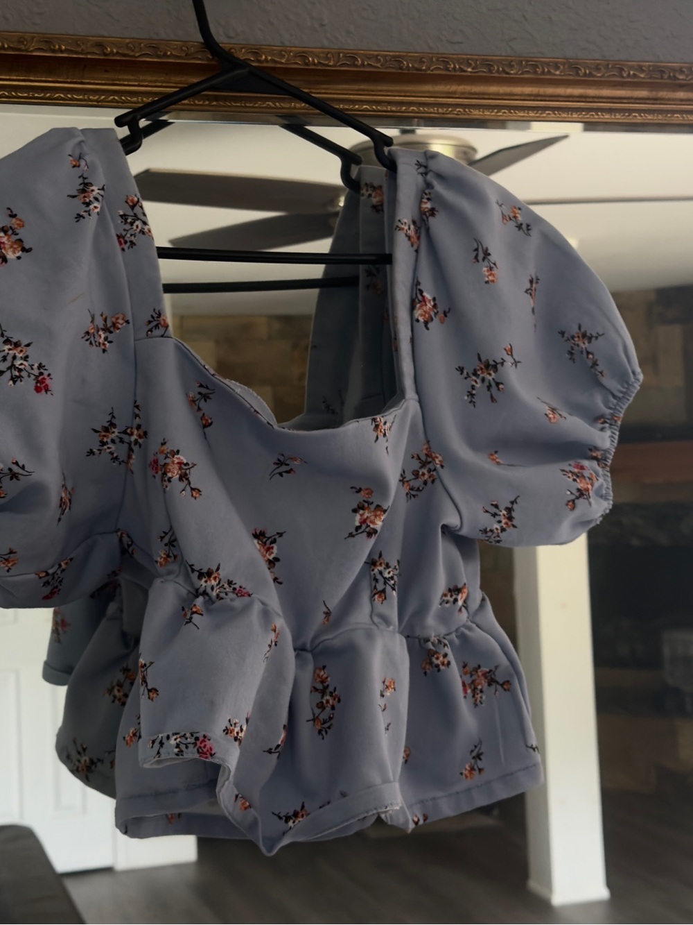 Tinseltown Pale Blue Floral Puff Sleeve Crop Top